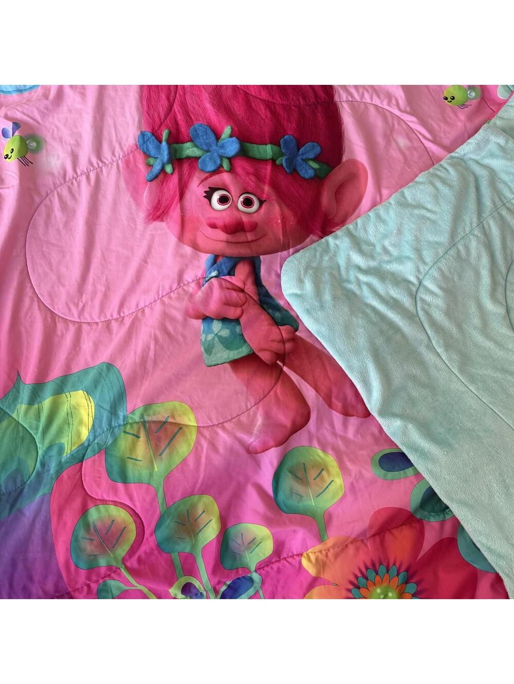 Trolls Themed Kids Twin Comforter with Soft Velvet Plush Backing